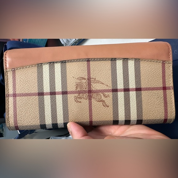 BURBERRY Long Wallet - Picture 12 of 17